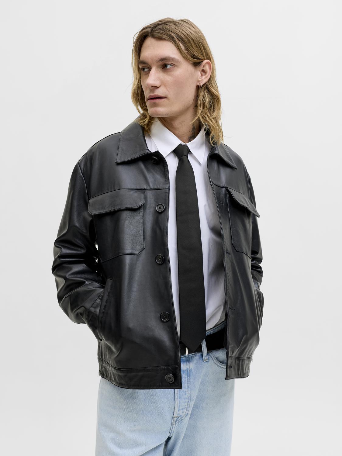 model_shot-front